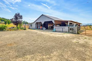 1241 Dry Creek Rd, Eagle Point, OR 97524 - Photo 11