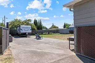 1730 Roberts Rd, Medford, OR 97504 - Photo 5