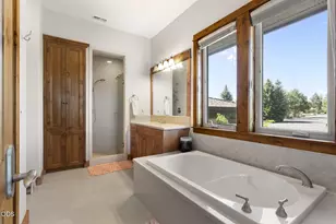 61576 SW Longview St, Bend, OR 97702 - Photo 41