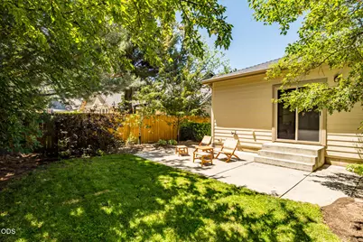 800 SE Shadowood Drive, Bend, OR 97702 - Photo 41