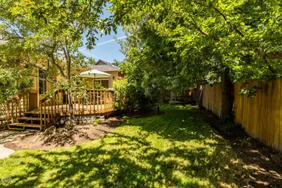 800 SE Shadowood Drive, Bend, OR 97702 - Photo 37