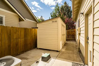 800 SE Shadowood Drive, Bend, OR 97702 - Photo 43
