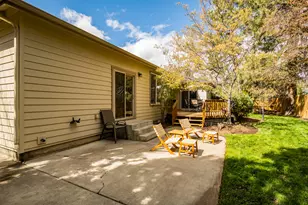 800 SE Shadowood Dr, Bend, OR 97702 - Photo 39