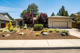800 SE Shadowood Dr, Bend, OR 97702 - Photo 55