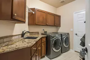 800 SE Shadowood Dr, Bend, OR 97702 - Photo 31