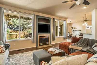 800 SE Shadowood Drive, Bend, OR 97702 - Photo 17