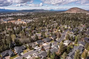 800 SE Shadowood Dr, Bend, OR 97702 - Photo 47