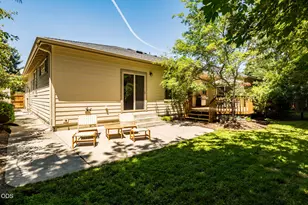 800 SE Shadowood Dr, Bend, OR 97702 - Photo 53