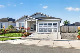 3710 Carlin Dr, Medford, OR 97504 - Photo 3