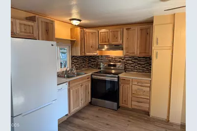 [Address not provided], Medford, OR 97501 - Photo 9