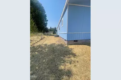 315 N Baker Avenue, Chiloquin, OR 97624 - Photo 3