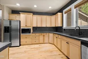 60446 Seventh Mountain Dr, Bend, OR 97702 - Photo 9