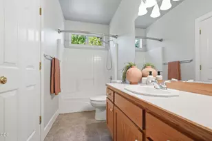 825 NE Wiest Way, Bend, OR 97701 - Photo 27