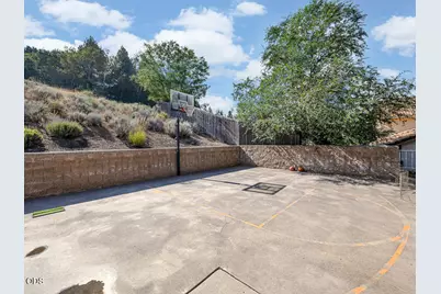 335 Mountain View Boulevard, Klamath Falls, OR 97601 - Photo 13