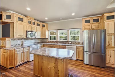 105 Dog Creek Road, Wolf Creek, OR 97497 - Photo 9