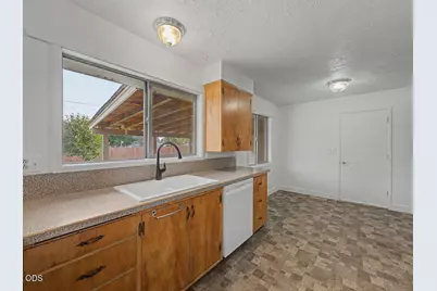 4706 Onyx Avenue, Klamath Falls, OR 97603 - Photo 7