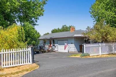 135 Leach Drive, Midland, OR 97634 - Photo 3