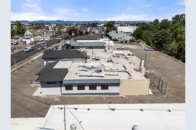 1206 N Riverside Avenue, Medford, OR 97501 - Photo 35