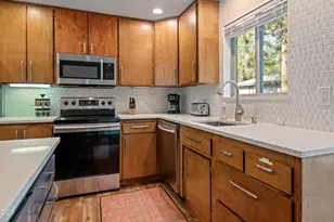 57004 Antelope Ln, Sunriver, OR 97707 - Photo 11