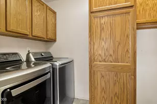 2074 NE Chanel Ct, Bend, OR 97701 - Photo 17