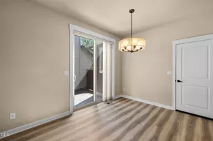 61065 SE Sydney Harbor Dr, Bend, OR 97702 - Photo 13