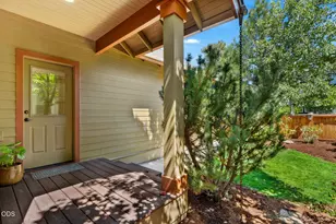 740 Northwest Mount Washington Drive, Bend, OR 97703 - Photo 21