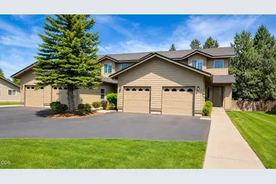 744 NE Savannah Drive, Bend, OR 97701 - Photo 1