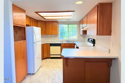 1004 Glengrove Avenue, Central Point, OR 97502 - Photo 5