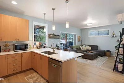151 SW Roosevelt Avenue # 1 & 2, Bend, OR 97702 - Photo 29