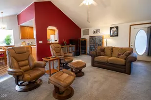 935 Pittview Ave, Central Point, OR 97502 - Photo 5