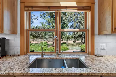 17690 Mountain View Road, Sisters, OR 97759 - Photo 19