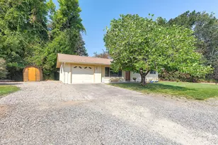 1744 Overland Dr, Grants Pass, OR 97527 - Photo 5