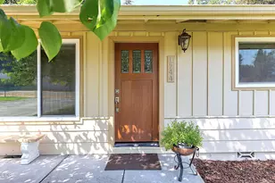 1744 Overland Dr, Grants Pass, OR 97527 - Photo 9