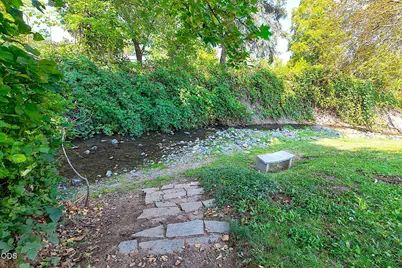 1744 Overland Drive, Grants Pass, OR 97527 - Photo 35