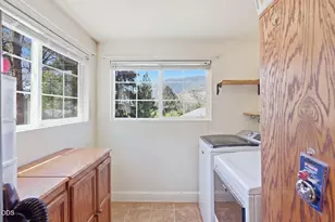 340 7th St, Rogue River, OR 97537 - Photo 27