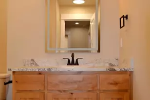 205 SW Quiet Water Ln, Grants Pass, OR 97527 - Photo 17