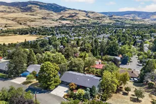 676 Cherry Ln, Ashland, OR 97520 - Photo 47