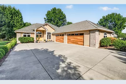 159 Princeville Drive, Eagle Point, OR 97524 - Photo 1