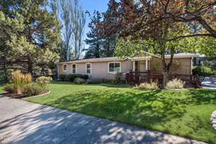 1028 SE Black Ridge Pl, Bend, OR 97702 - Photo 3