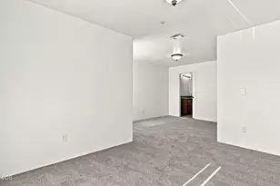 2210 E Barnett Rd, Medford, OR 97504 - Photo 15