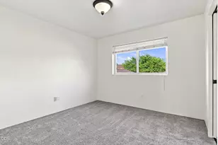 2210 E Barnett Rd, Medford, OR 97504 - Photo 9