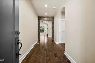 20819 Tamar Ln, Bend, OR 97702 - Photo 3