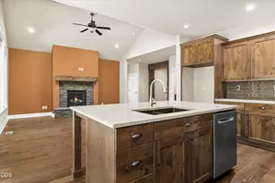 20819 Tamar Ln, Bend, OR 97702 - Photo 11