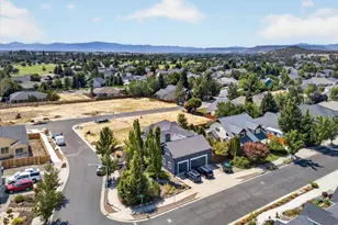 410 Patricia Ln, Eagle Point, OR 97524 - Photo 41