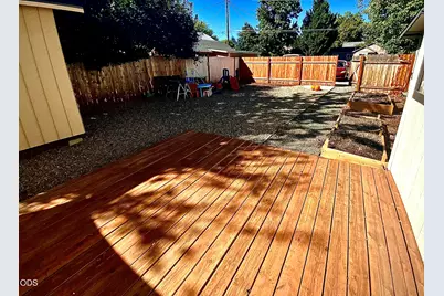 705 SE Riverside Avenue, Grants Pass, OR 97526 - Photo 5