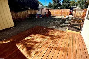 705 SE Riverside Ave, Grants Pass, OR 97526 - Photo 5