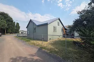 239 Siskiyou St, Tulelake, CA 96134 - Photo 3