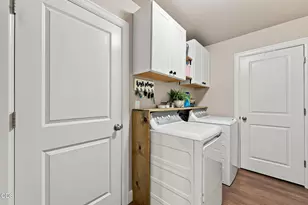 1943 NE 5th St, Redmond, OR 97756 - Photo 25