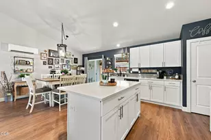 1943 NE 5th St, Redmond, OR 97756 - Photo 15