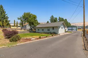 1457 Homedale Rd, Klamath Falls, OR 97603 - Photo 7